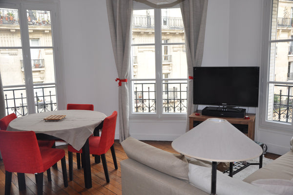 Bright 2 room apartment (4th floor of the building) with one large room and a co Paris, France Charming and bright apartment at Paris Convention Entire rental unit vacation rental 5503149