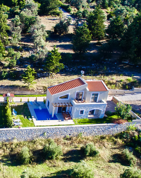 This brand new villa offers discrete luxury, comfort and style and are ideal for Rethimnon, Greece New 3bedroom villa in a tranquil location, pool! A Entire villa vacation rental 18748263