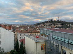 Au plaisir de vous accueillir dans ce superbe appartement au plein coeur des Pen Lyon, France Appart en plein coeur de Lyon - Pentes Private room in rental unit vacation rental 732303005015757370