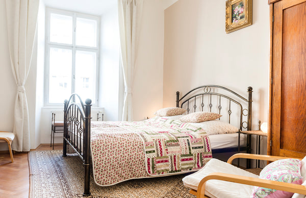 Beautiful and comfortable PRIVATE Atelier with a bathroom in the our historic ho Prague, Czechia Atelier Loretánská no.5 / 150m from Prague Castle Entire rental unit vacation rental 628063