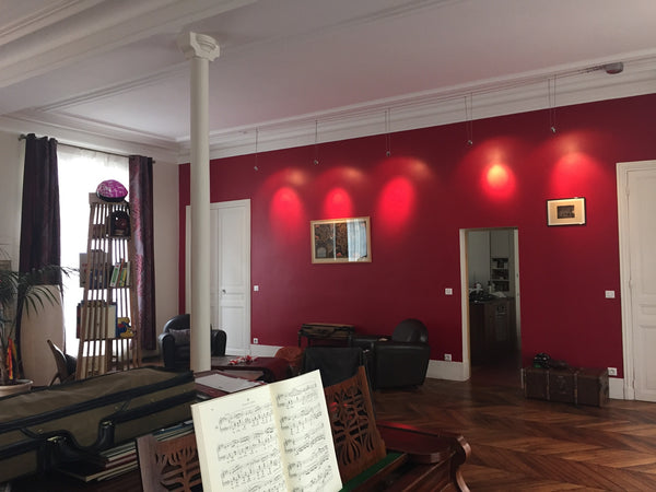 Mon logement est proche du métro Ménilmontant ligne 2, en face d'un supermarché  Paris, France Appartement de rêve avec grande terrasse arborée Entire rental unit vacation rental 13482979