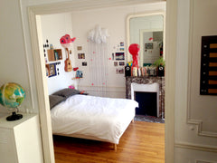 Close to Père Lachaise line 2 and 3 , first floor of a typical Parisian old buil Paris, France Big & bright studio @ Père Lachaise Entire rental unit vacation rental 6351946