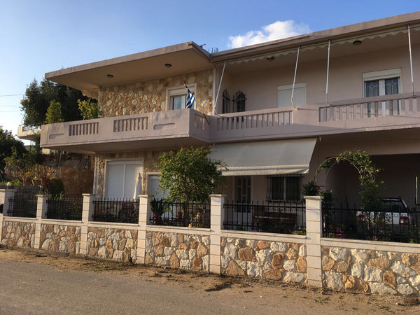 Spacious, bright, comfortable house in a very peaceful village, 15 minutes from   Quiet Family House Retreat Entire home vacation rental 33905459