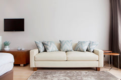 Récemment remis à neuf, le studio est agréablement aménagé avec du matériel de q Brussels, Belgium STUDIO LOUISE AREA Entire condo vacation rental 49121260