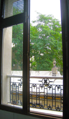 Un studio - cuisine séparée, décoré sobrement et avec goût... Situé au croisemen Paris, France Calm studio 20m2 Belleville - Menilmontant Entire rental unit vacation rental 5676363