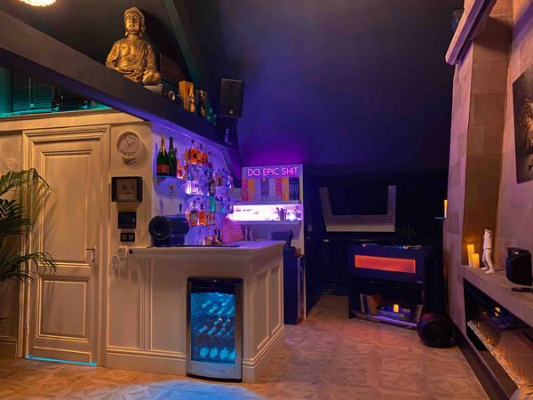 Located in the heart of Antwerp. 150m from restaurants and nightlife<br /><br /> Antwerp, Belgium CoCo Paradiso suite: DJbooth, bar, terrace, cinema Entire condo vacation rental 562801959118191692