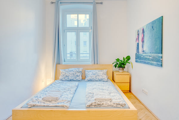 This bright apartment is a great option for a traveling group or a family and ca  ⍟King Bed Home+Smart Tv⍟Perfect for groups up to 7 Entire rental unit vacation rental 45198847