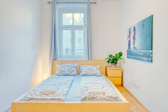 This bright apartment is a great option for a traveling group or a family and ca  ⍟King Bed Home+Smart Tv⍟Perfect for groups up to 7 Entire rental unit vacation rental 45198847