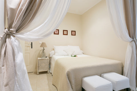 AIR CONDITIONING and STORAGE FOR YOUR LUGGAGE!! <br />Charming and large studio  Paris, France PARIS ROMANTIC MAISONETTE Entire rental unit vacation rental 19306