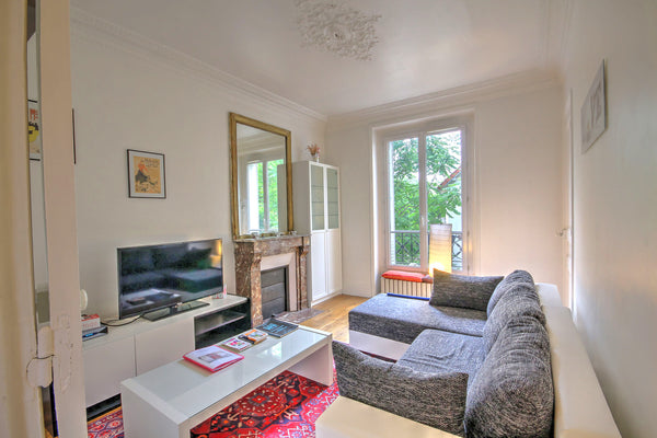 Typical parisian apartment at the 2nd floor of a stone building near the tourist Paris, France Quiet apartment near the wood Entire rental unit vacation rental 12613721