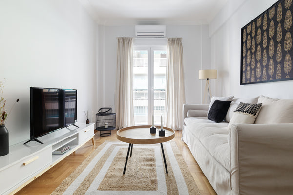 Live in a freshly renovated apartment in the center of Athens and enjoy the magn Athens, Greece Urban 2BD Apartment in Koukaki Entire rental unit vacation rental 33951946