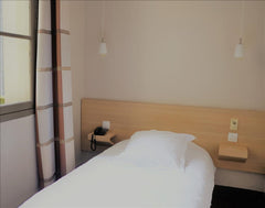 Gambetta Hotel is located in the center of Bordeaux, few minutes away from Gambe Bordeaux, France Calm single room in the center Room in boutique hotel vacation rental 35254776