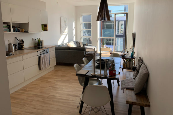 Stor, åben og lys 4-værelses lejlighed, i skønne Sluseholmen, tæt på byen og dir Copenhagen, Denmark Tagterrasse og Havnebad tæt på byen. Entire rental unit vacation rental 32949048