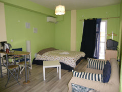 Multicoloured warm studio ready to host up to three people. Supermarkets right i Thessaloniki, Greece Homy cosy studio towards the centre Entire rental unit vacation rental 6332299