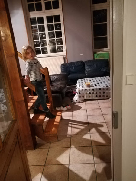 L'appartement, lumineux et surtout très spacieux, se situe dans une rue calme et  Chambre privée, appartement spacieux et lumineux Private room in rental unit vacation rental 25696381