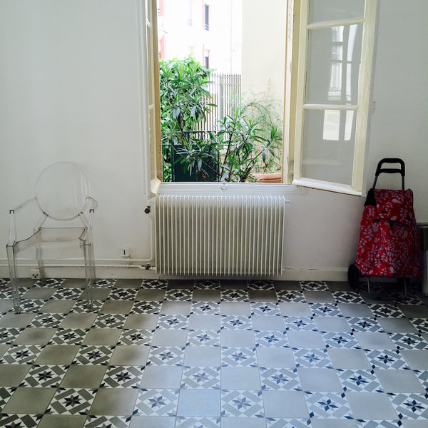 Charming and large flat in a romantic street of the center of Paris called « qua Paris, France Elegant flat in the 