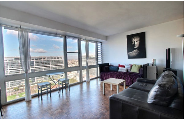 This is beautiful flat in paris close to any touristic points, with a stunning v Paris, France flat with view in Paris Montparnasse Entire rental unit vacation rental 7314244