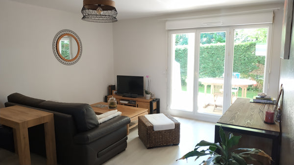 Appartement entièrement rénové cette année. Il est lumineux et confortable, avec Cestas, France Appartement agréable avec jardin Entire condo vacation rental 43470597