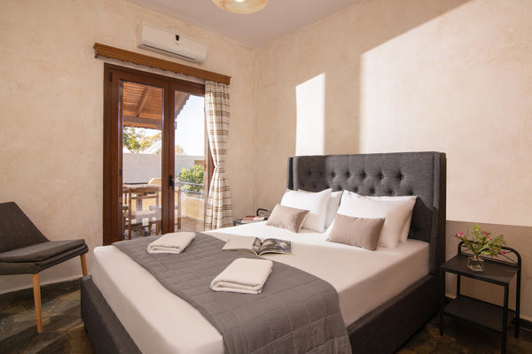Composition: 3x bedroom, bathroom<br />Amenities: iron & ironing board, bed line  Elea Traditional Villa by Estia Entire villa vacation rental 568648889493986093