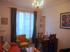 Cosy 2-room flat, kitchen, bathroom, calm and clair, recently renovated, with al Paris, France Cosy appartment near Mouffetard market Entire rental unit vacation rental 15396014