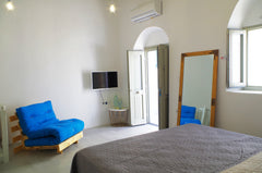 Dimitri’s Alley house is a renovated traditional stoned house, one hundred years Naousa, Greece "Dimitri's Alley House" in the heart of Naousa Cycladic home vacation rental 35310040