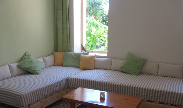 This is a 110m2 bright maisonette with a 55m2 garden and sea view to the old Ven  Cozy house in old town with garden & sea view! Entire home vacation rental 18559046