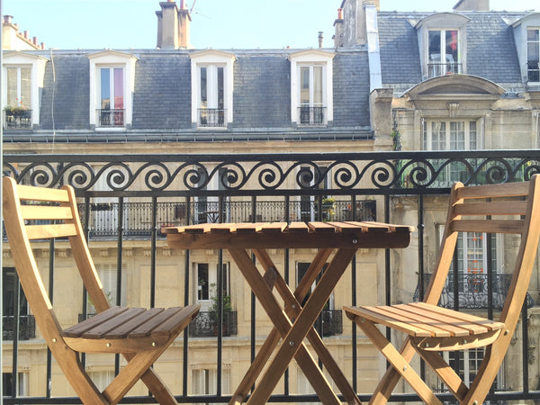 Old style parisian flat in Montmartre.<br />5th floor with lift.<br />1 bedroom  Paris, France Beautiful flat in Montmartre Entire rental unit vacation rental 5701701