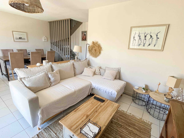 Cette maison avec jardin pouvant accueillir 6 personnes, est située à talence, v Saint-Sulpice-et-Cameyrac, France Maison avec jardin parking et piscine. Entire home vacation rental 666457993582856197