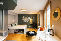 On the 4th floor with elevator, you will discover a charming apartment of 21m ²  Lyon, France MEMORABLEPLACE-Richan -X-Rousse - Air conditioning Entire rental unit vacation rental 38949384
