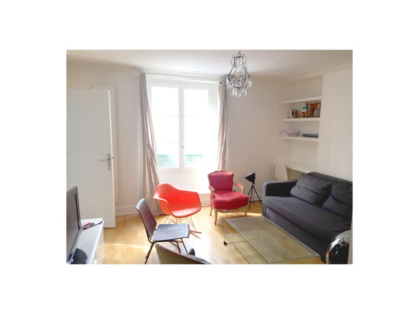 Hi ! <br /><br />I leave my place during the summer, it's a modern flat renovate Paris, France Lovely flat near République and Le Marais Entire rental unit vacation rental 17843918