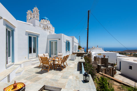 Wake up to stunning views of Apollonia in Sifnos from every window of this Tradi Greece Lora's Residence, in Ano Petali-Cycladic home Cycladic home vacation rental 655469686093155242