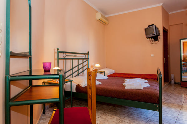 This is a back room studio..Very quiet..1 Small Double Bed 1.40m & 1 single bed. Chania, Greece Constantinos ONE ROOM STUDIO B.NEAR BEACH & CENTER Private room in rental unit vacation rental 10977263