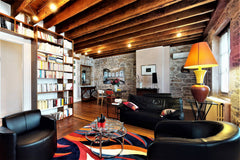Beautiful combination of old-fashioned charm and modern comfort. Quiet 70m² apar Lyon, France ORPI Tolozan, Hyper Centre Lyon Opéra, au calme Entire rental unit vacation rental 47812638