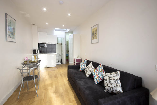 This studio  apartment is  a truly hip and authentic Parisian getaway. <br />Sit Paris, France Cute & Cosy Nord Marais!!! Entire rental unit vacation rental 22370352