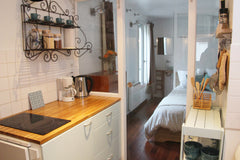 Idéalement situé en plein centre de Paris dans le 1er arrondissement, l'appartem Paris, France Appartement dans le centre historique de Paris Entire rental unit vacation rental 22241327