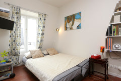 Hello, I am Galina! <br />I rented a cute little renovated studio in the heart o Paris, France Adorable studio in the heart of Montmartre Private room in rental unit vacation rental 3694130