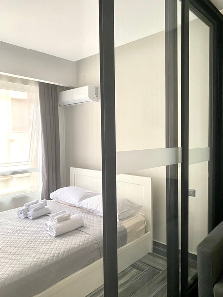 The studio includes free WiFi, air-conditioning, flat smart TV. It’s situated 40 Athens, Greece Vera Suite with kitchenette, Wi-Fi, AC, smart TV Entire rental unit vacation rental 648263723070133653