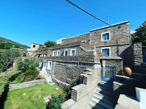 Petra offers accommodation in Episkopeio, 40 km from the port of Gavrio & 15 km  Athens, Greece Petra Traditional House Entire home vacation rental 14336076