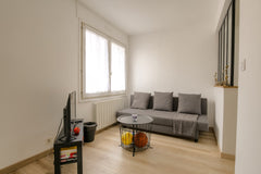 Superb renovated apartment. Close to Jean Macé. A double bed and a sofa bed for  Lyon, France Comfortable apartment - Lyon 7th Entire rental unit vacation rental 38932899