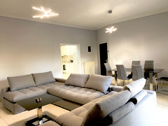 Newly renovated for the most comfortable experience. Can sleep 4 people; 2 on th Toronto, Ontario, Canada Entire Condo  - Newly Renovated in Athens Entire rental unit vacation rental 52371360