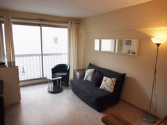 Studio located in charming Pedestrian Street. crossroad of Av. Hoche Rue Rue du  France Studio Champs elysees-Arc de triomp Entire rental unit vacation rental 2527936