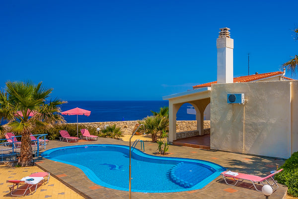 Just a few metres from the sea, the villa offers stunning sea and sunset views f Chania, Greece Villa Clio, breathtaking sea view Entire home vacation rental 11558197