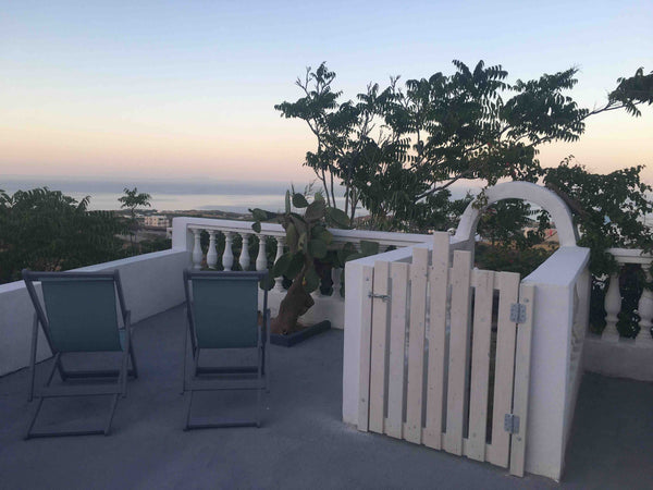 Our cute house is located in Fira and is a 7-minute walk from the center.The nei Pireas, Greece !Our cute house! Entire rental unit vacation rental 10276854