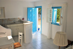 The Meltemi  1 bedroom apartment is a  comfortable accommodation with a   privat Paros, Greece Meltemi 1 bedroom apartment Entire rental unit vacation rental 3203509