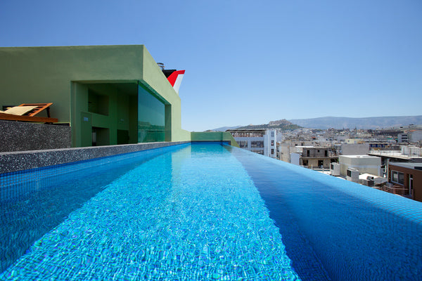 Ideally located, a brand new 2 bedroom apartment in the center of Athens.<br />< Athens, Greece 2Bdrm Apt with pool- Athens Center (3rd floor) Entire condo vacation rental 21195111