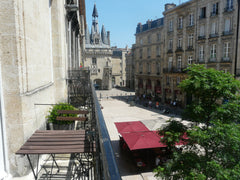 <b>The space</b><br />In the heart of the historical center: magnificent two-roo Gradignan, France INCROYABLE T3 EN HYPERCENTRE Entire rental unit vacation rental 1117474