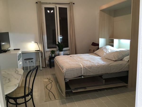The flat is new and very cosy. A perfect location, in the most exclusive distric Paris, France Magnific Champs-Elysées! Entire rental unit vacation rental 20241076