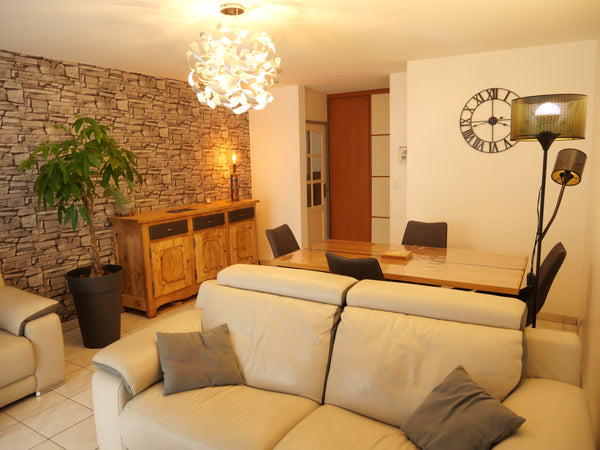 Logement 2 à 6 personnes. Avec tout le confort sur place.<br />Parking gratuit d Lyon, France Appartement 6 pers. métro Jaurès Entire rental unit vacation rental 765268319128333593