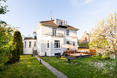 Min bolig lægger tæt på offentlig transport. Min bolig er god til par, forretnin Hellerup, Denmark Heritage villalejlighed i Hellerup Entire home vacation rental 13799745