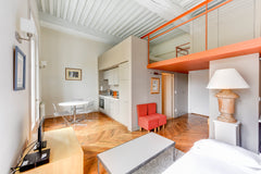 Idéalement situé dans un très bel immeuble à deux pas de l'Opéra et d'Hôtel de v Lyon, France Duplex Lumière - Proche Opéra / Hôtel de Ville Entire rental unit vacation rental 21975732